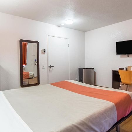 Motel 6 ベーカーズフィールド エクステリア 写真