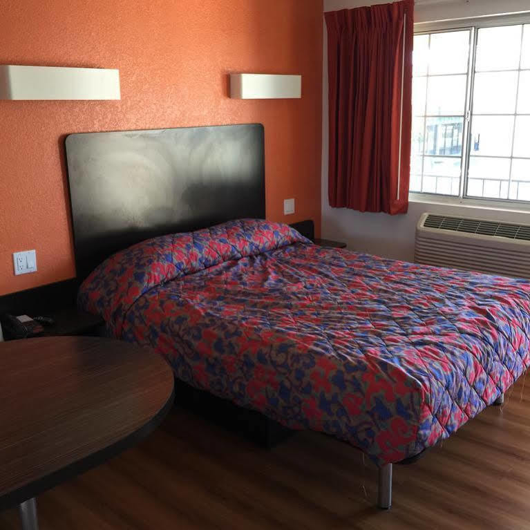 Motel 6 ベーカーズフィールド エクステリア 写真