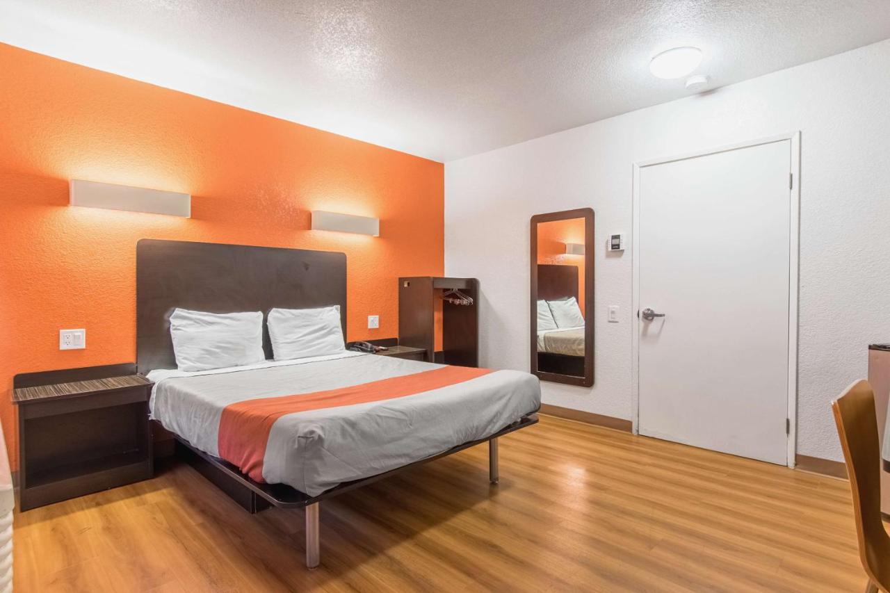 Motel 6 ベーカーズフィールド エクステリア 写真