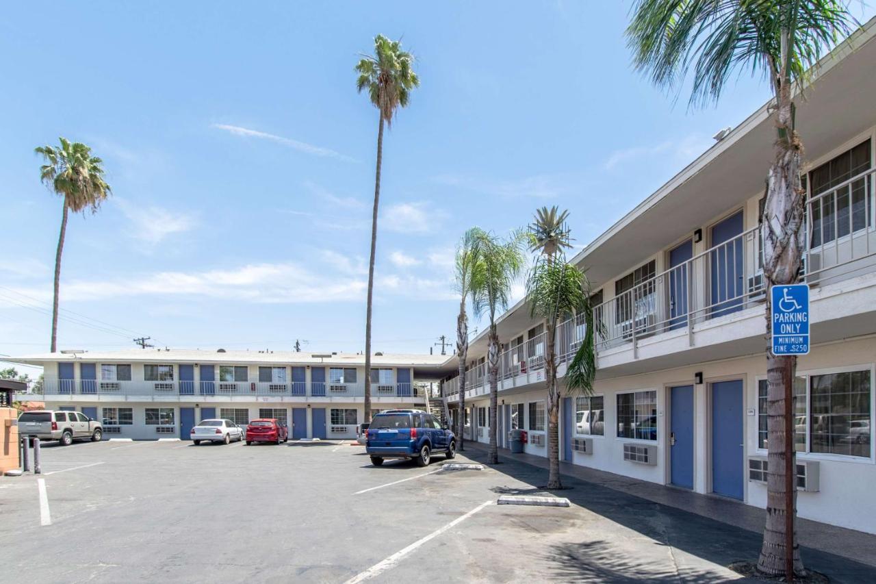 Motel 6 ベーカーズフィールド エクステリア 写真