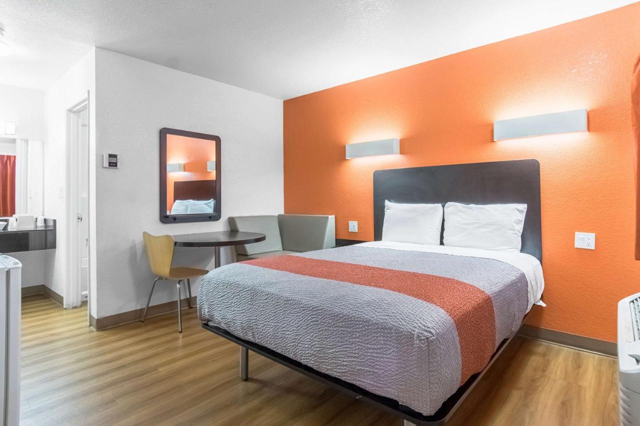 Motel 6 ベーカーズフィールド エクステリア 写真