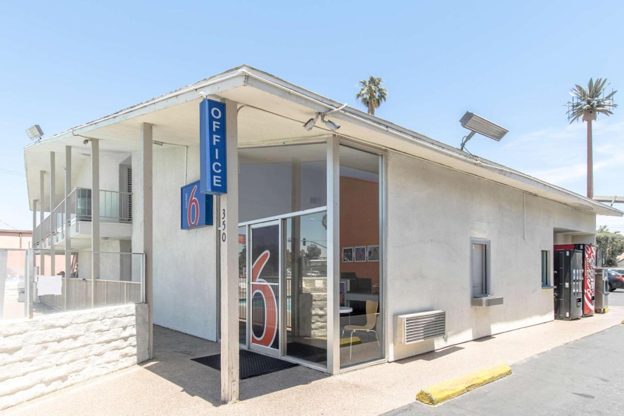 Motel 6 ベーカーズフィールド エクステリア 写真