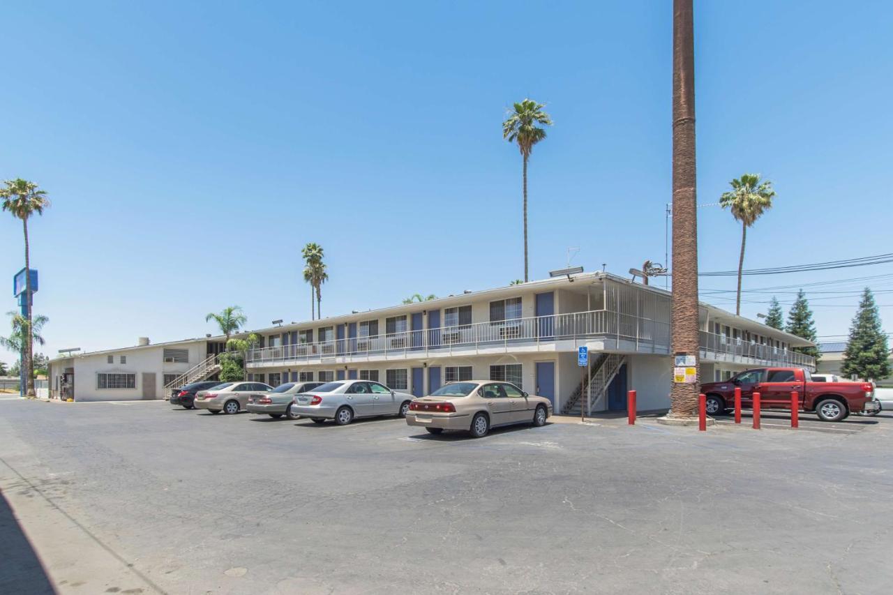 Motel 6 ベーカーズフィールド エクステリア 写真