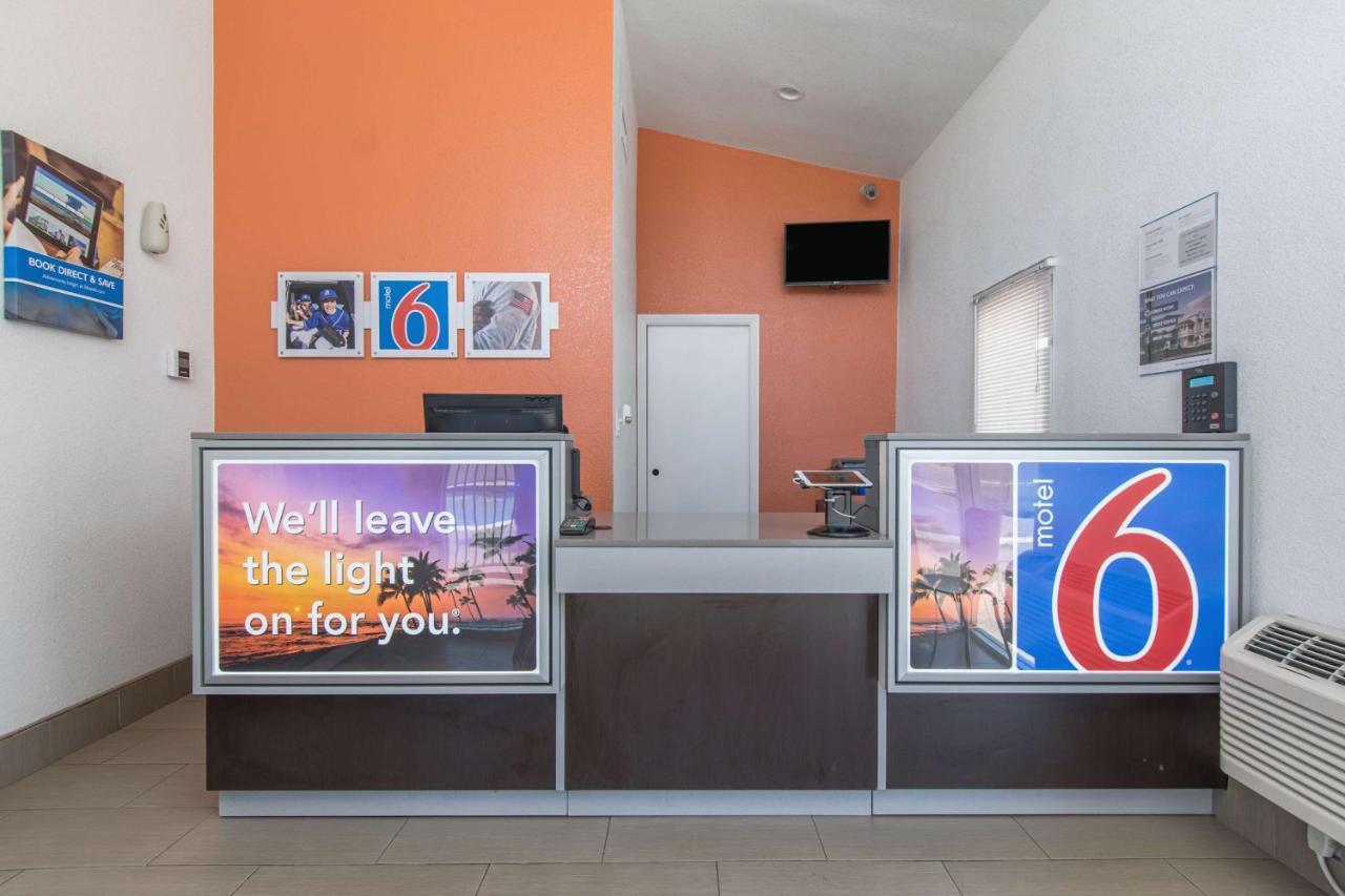 Motel 6 ベーカーズフィールド エクステリア 写真