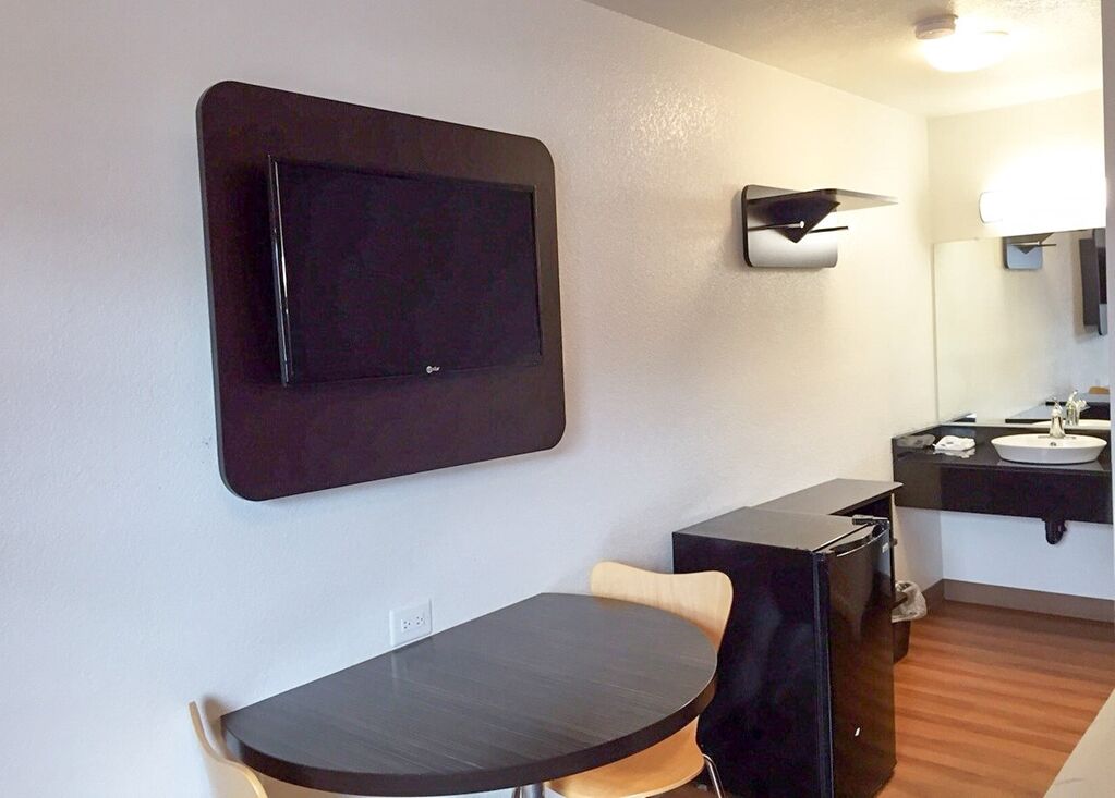 Motel 6 ベーカーズフィールド 部屋 写真